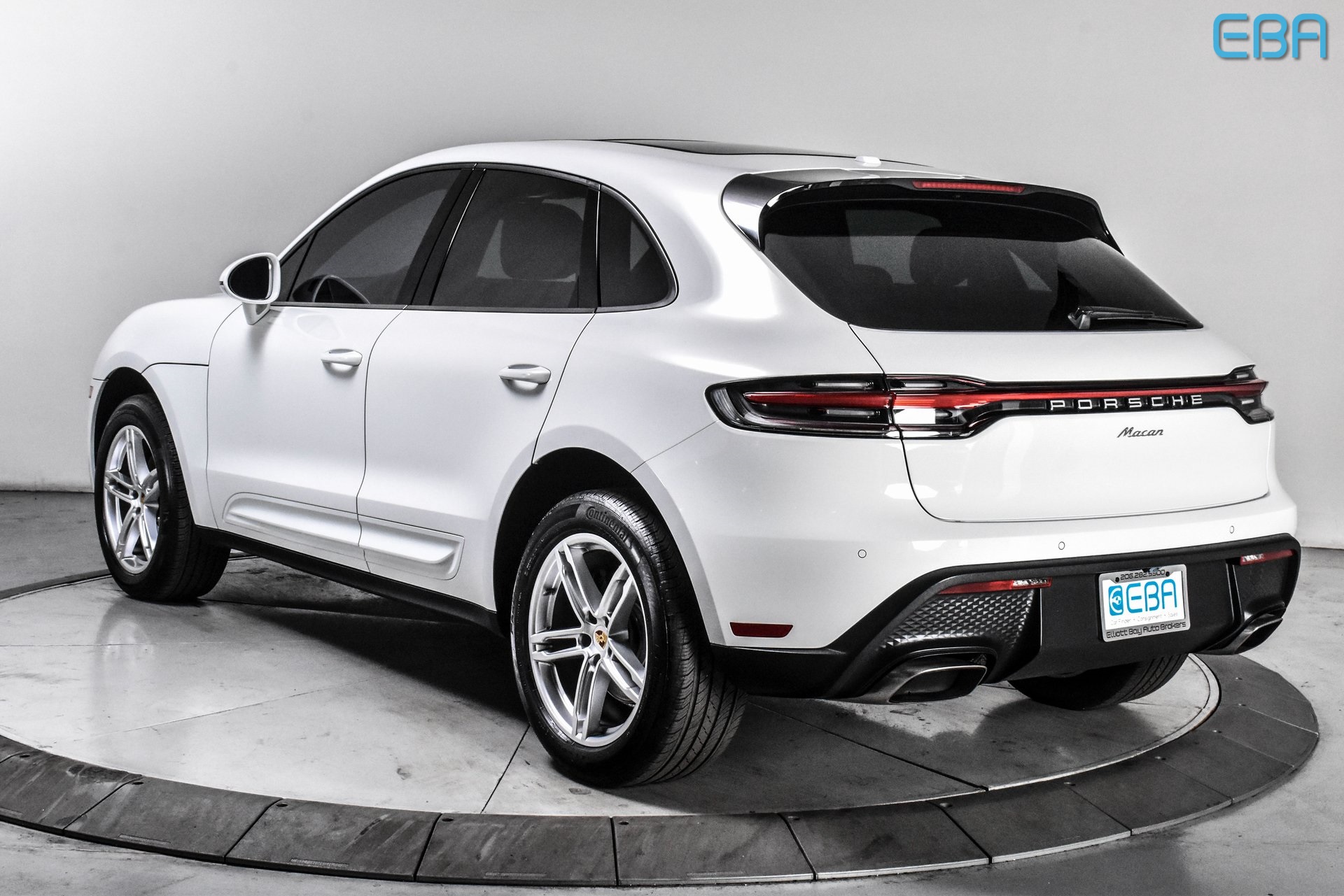 2024 Porsche Macan Base photo 4