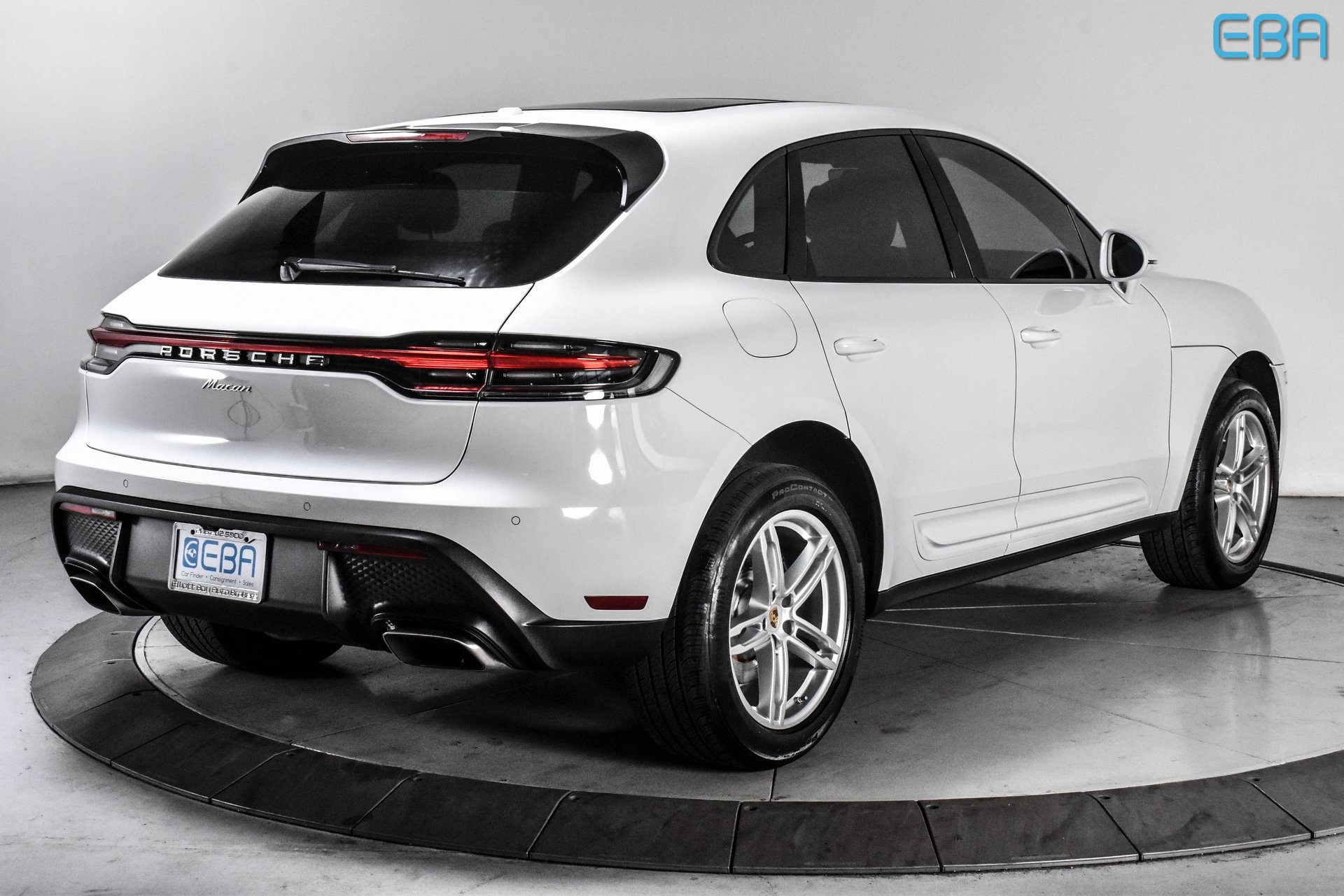 2024 Porsche Macan Base photo 6
