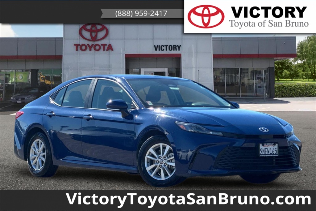 2025 Toyota Camry LE FWD