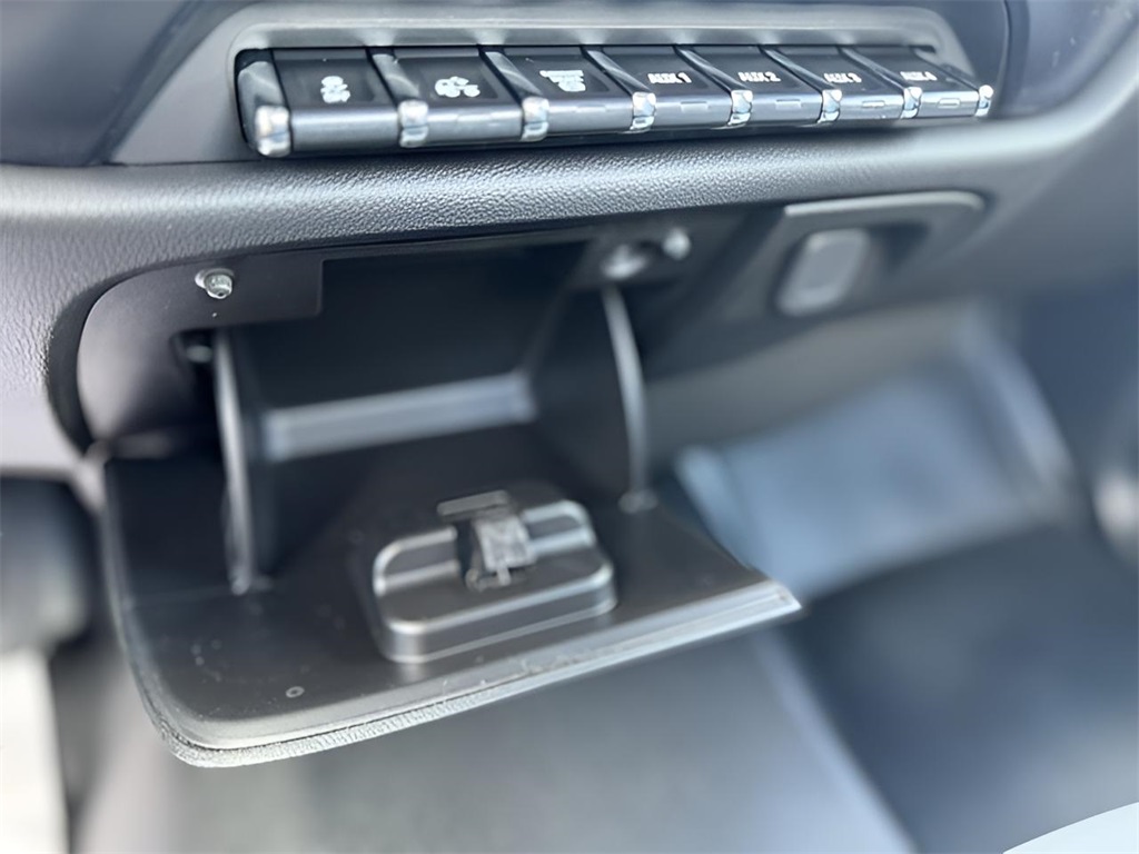 2024 Chevrolet Silverado 6500HD photo 24