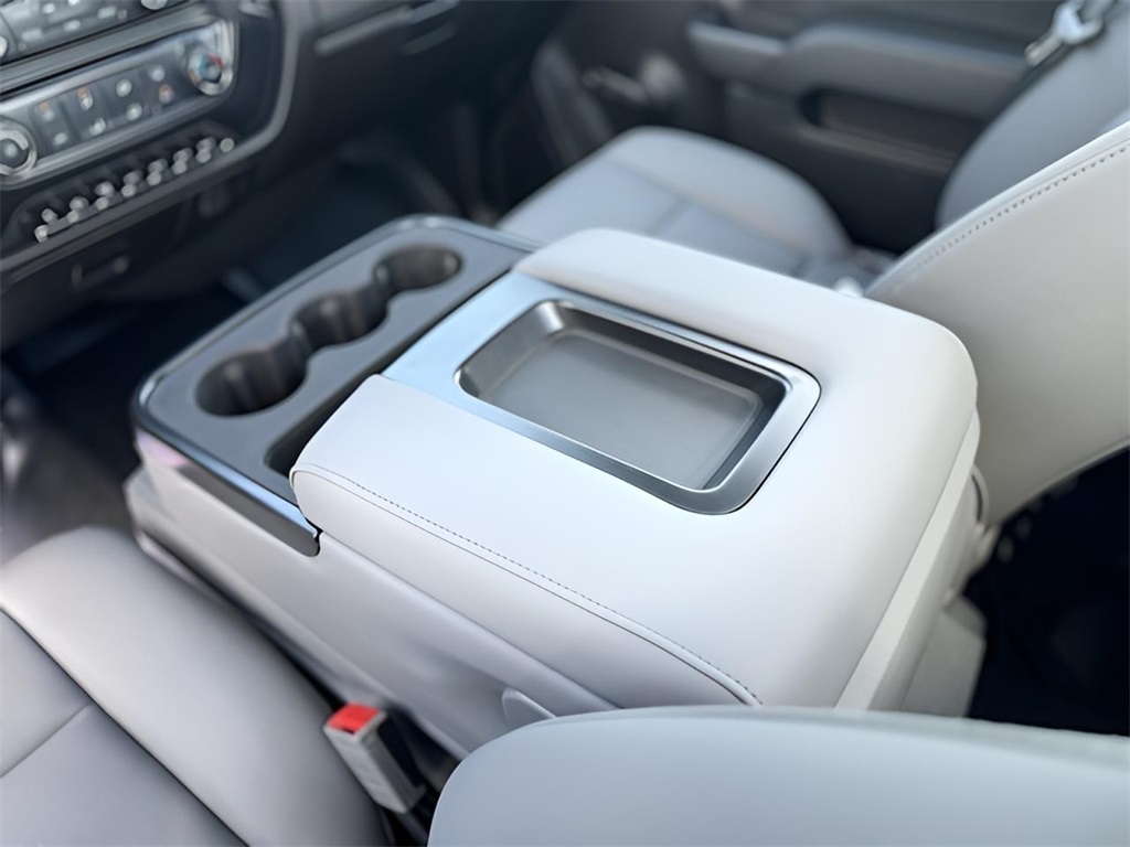 2024 Chevrolet Silverado 6500HD photo 27