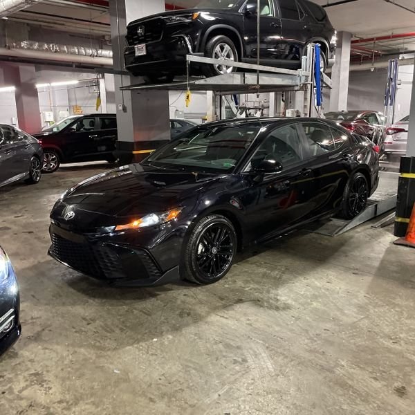 2026 Toyota Camry SE FWD