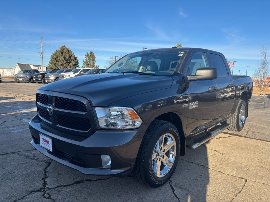 2017 RAM 1500 Express Crew Cab 4WD