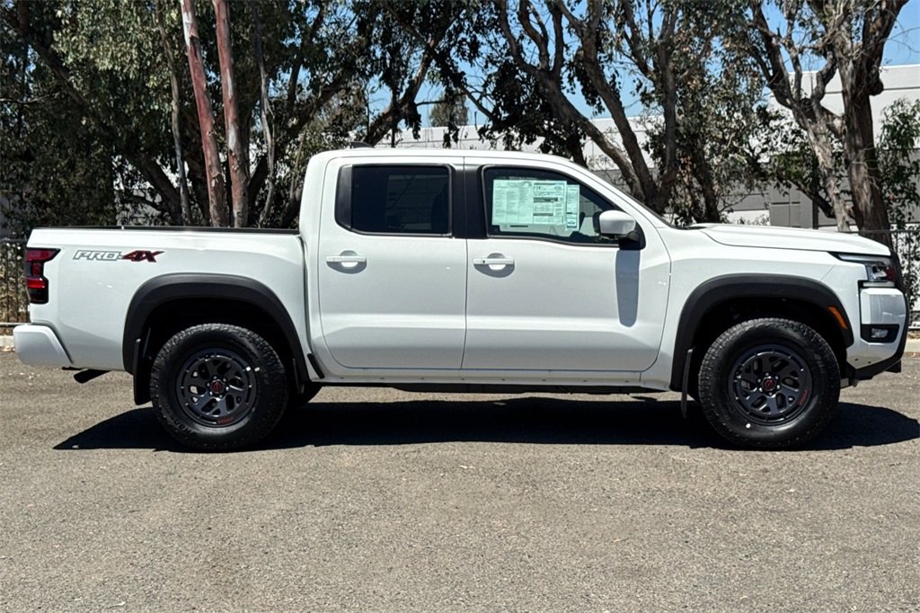 2025 Nissan Frontier PRO-4X photo 3