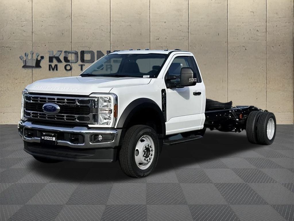 2025 Ford F-450 Super Duty Chassis Cab XL's photo