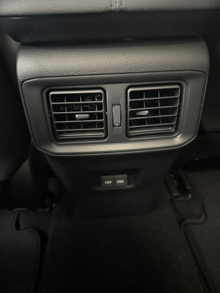 Thumbnail: 2025 Toyota RAV4 - 31