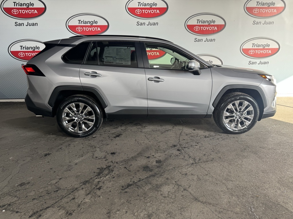 Thumbnail: 2025 Toyota RAV4 - 6