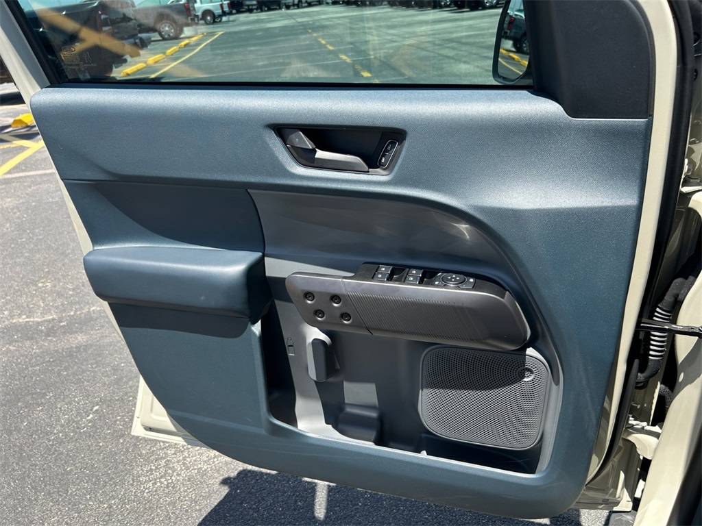 New Car 2025 Ford Maverick  Xlt For Sale Under $40,000 In Floresville, Texas