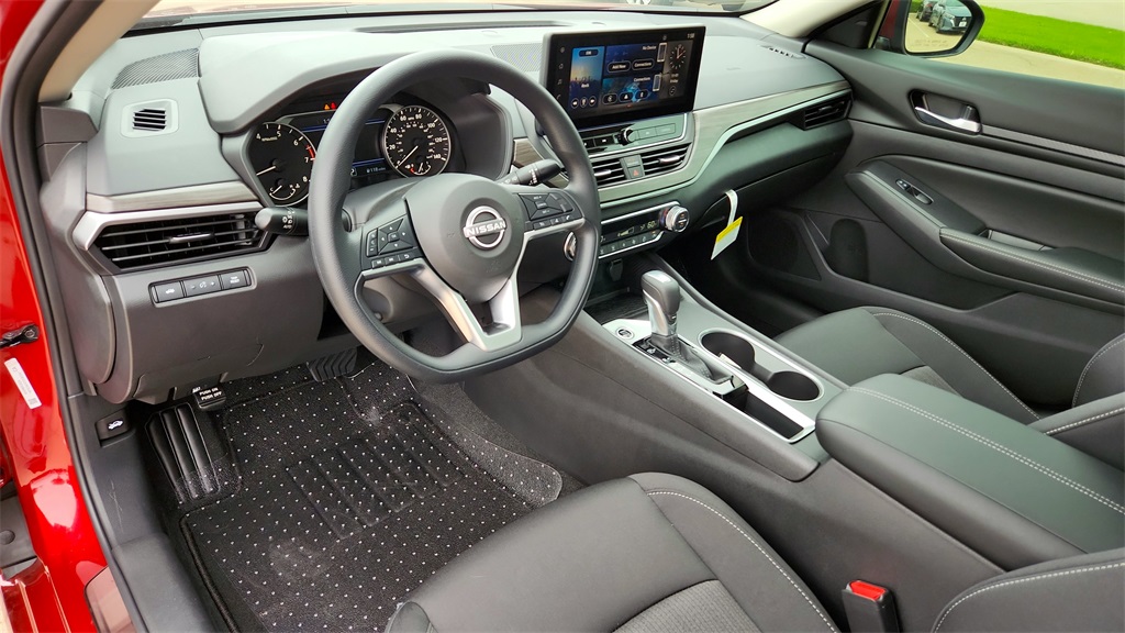 2025 Nissan Altima