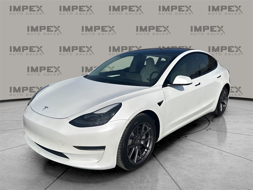 2021 Tesla Model 3 Standard Range Plus's photo