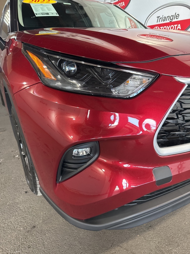 Thumbnail: 2022 Toyota Highlander - 11