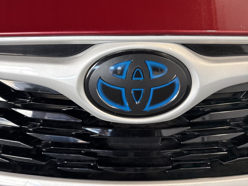 Thumbnail: 2022 Toyota Highlander - 13