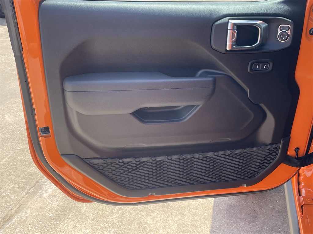 2025 Jeep Wrangler Willys - 9