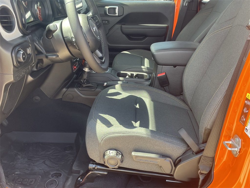 2025 Jeep Wrangler Willys - 11