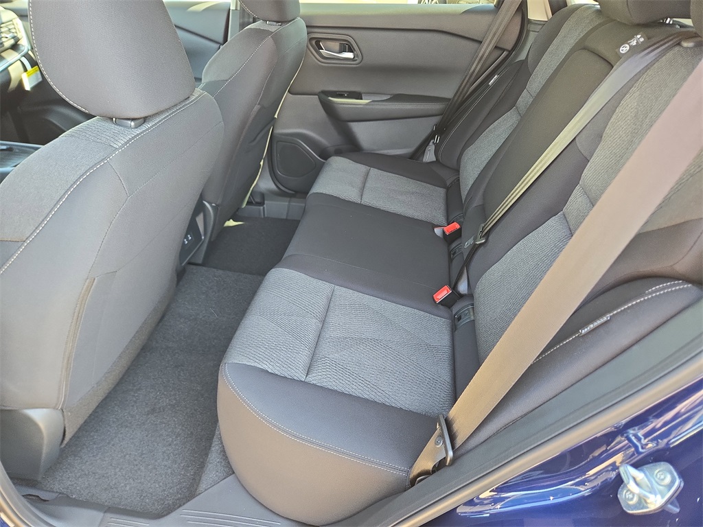 2026 Nissan Rogue SV - 7