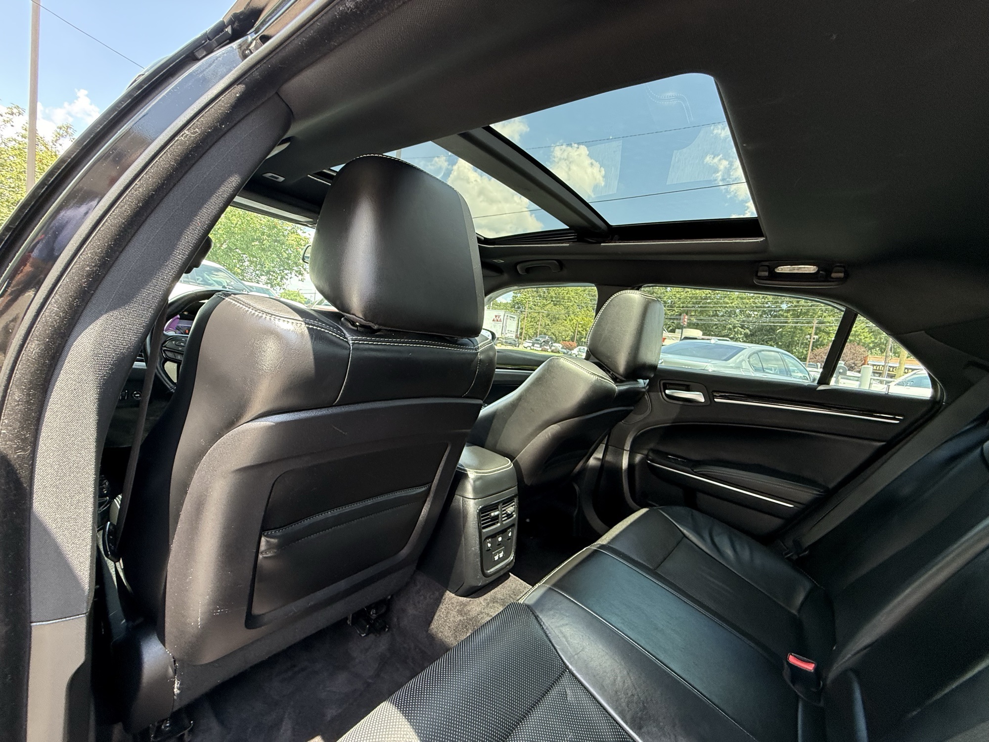 2019 Chrysler 300 S photo 33