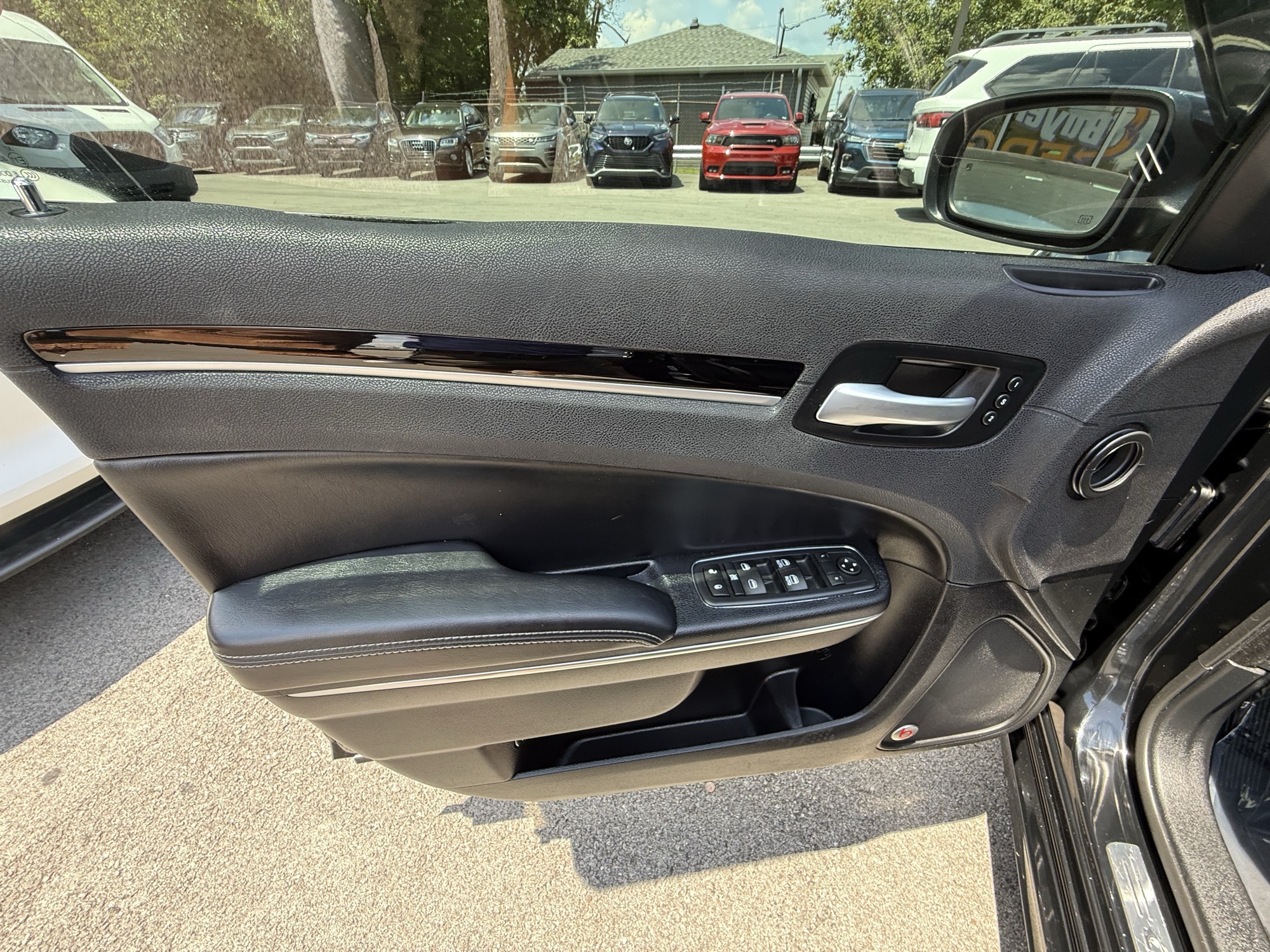2019 Chrysler 300 S photo 35