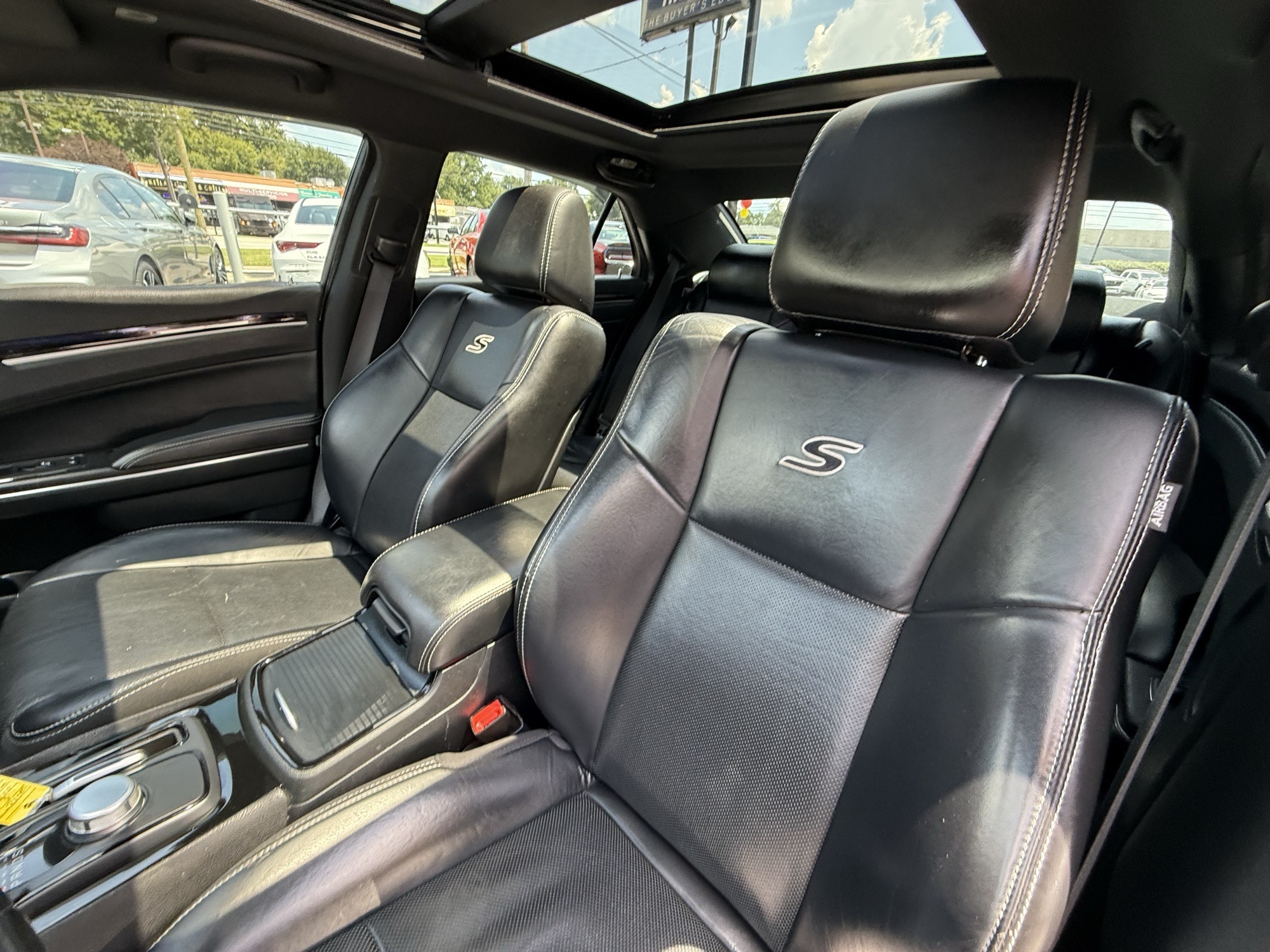 2019 Chrysler 300 S photo 38
