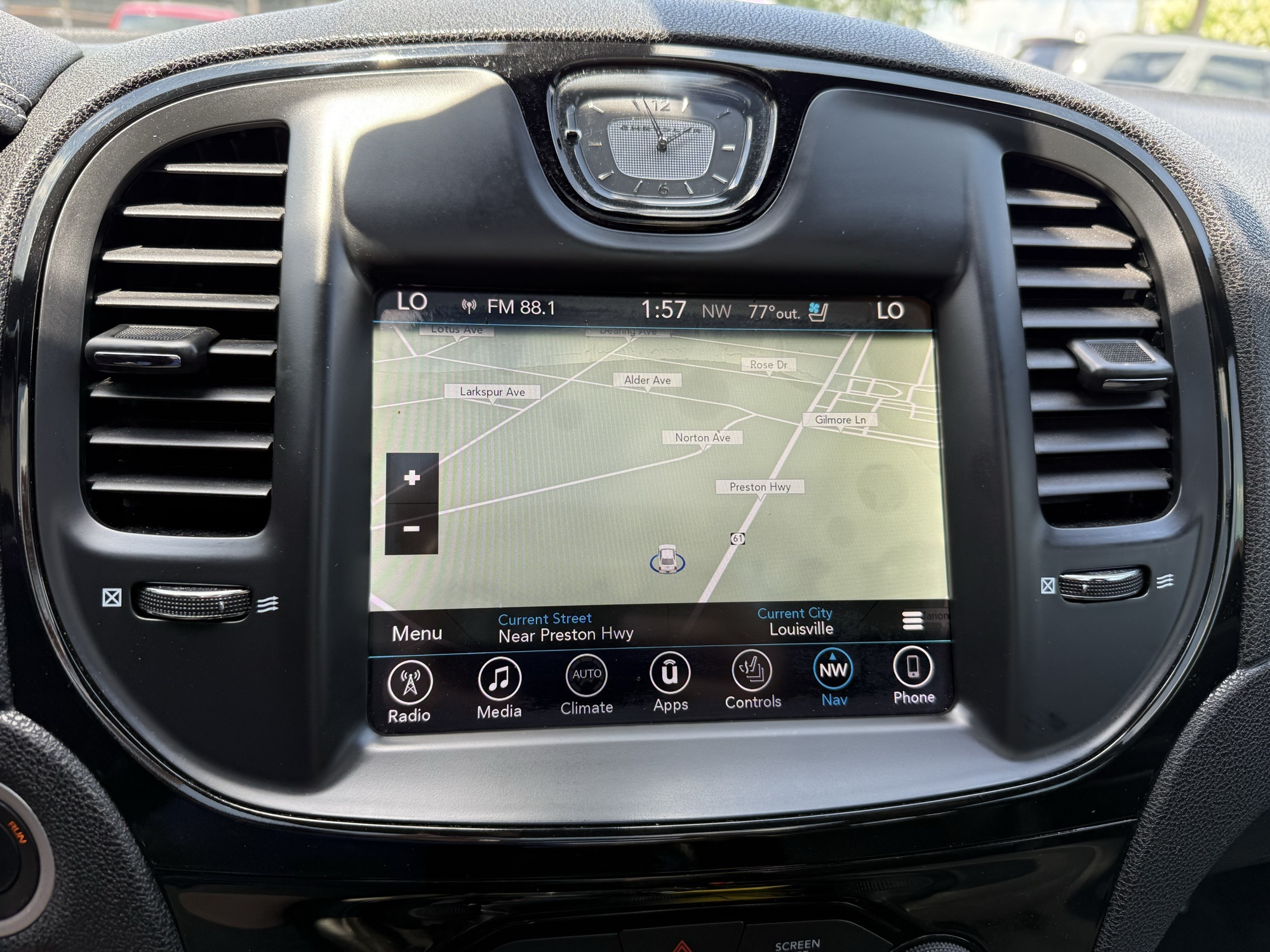 2017 Chrysler 300 S photo 19
