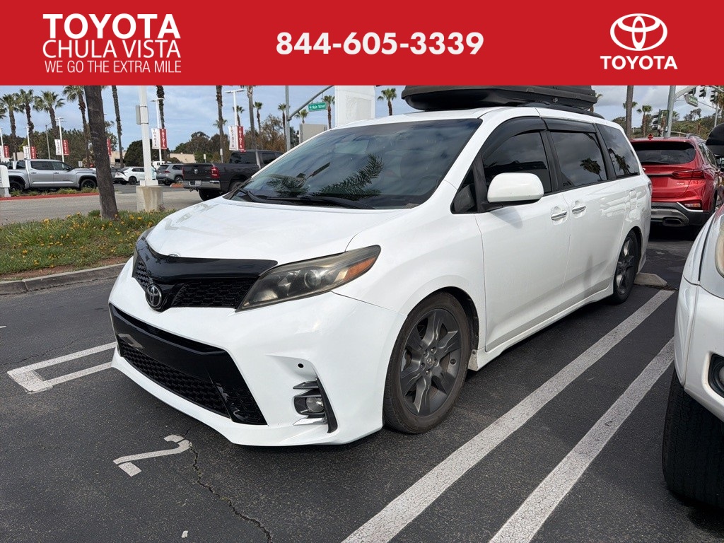 2015 Toyota Sienna SE 8-Passenger