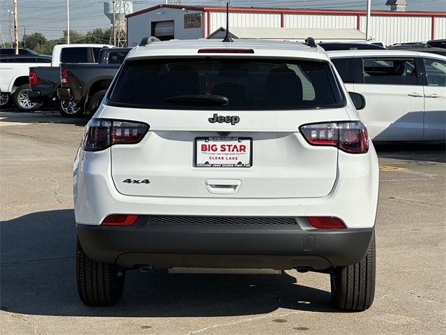 2026 Jeep Compass Latitude White/off-white at River Oaks CDJR