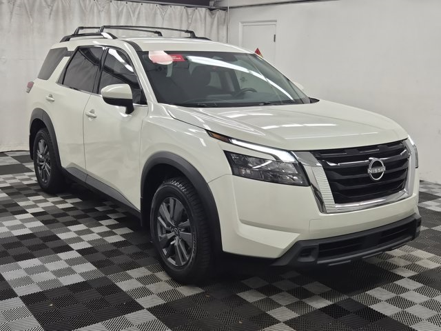 2023 Nissan Pathfinder SV