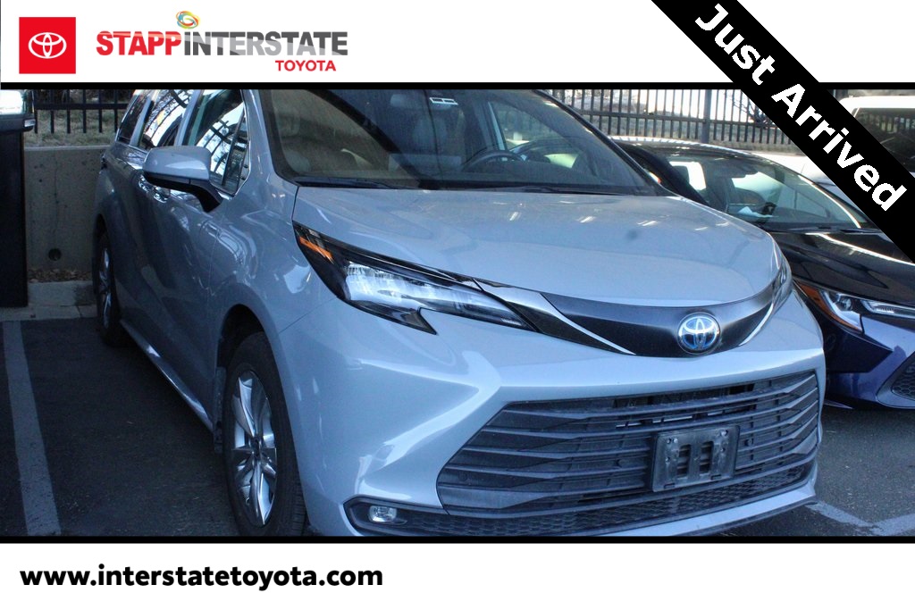 2022 Toyota Sienna Woodland Edition 7-Passenger AWD