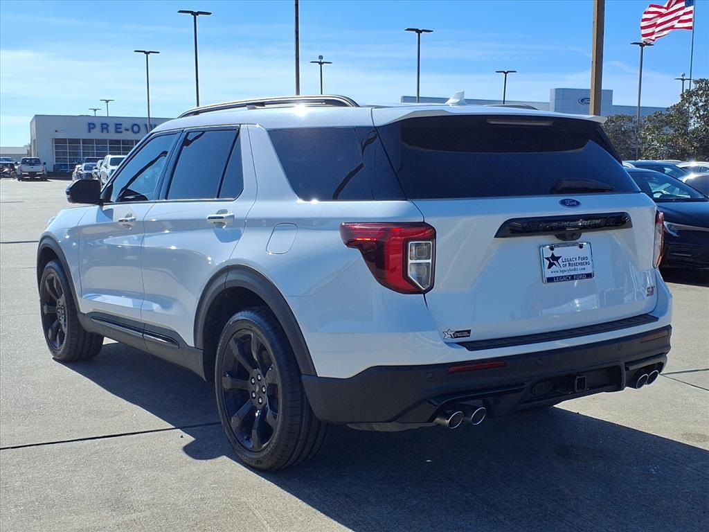 2023 Ford Explorer ST - 3