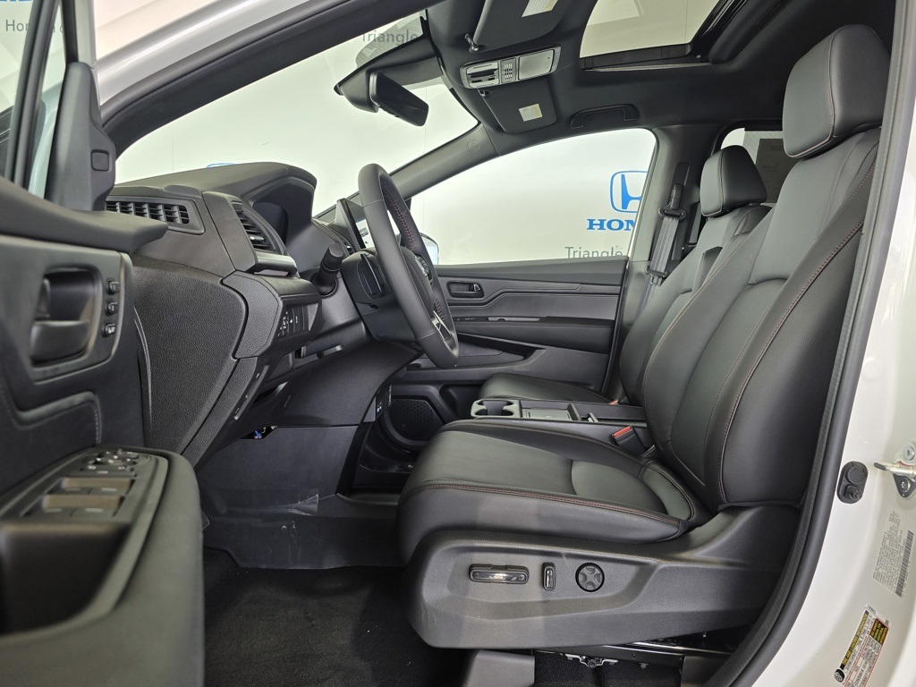 Thumbnail: 2025 Honda Odyssey - 10