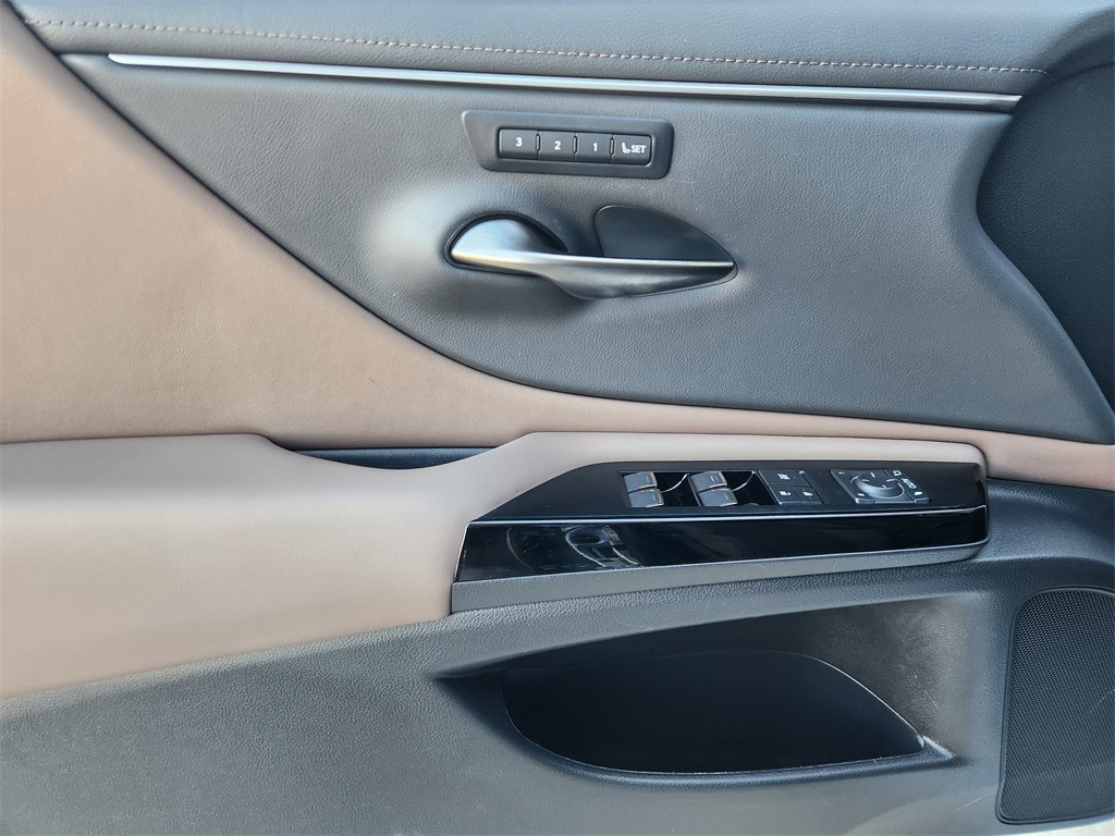 2024 Lexus ES  Silver at Westside Lexus