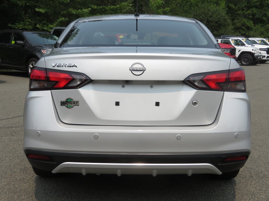 2023 Nissan Versa 1.6 S photo 4