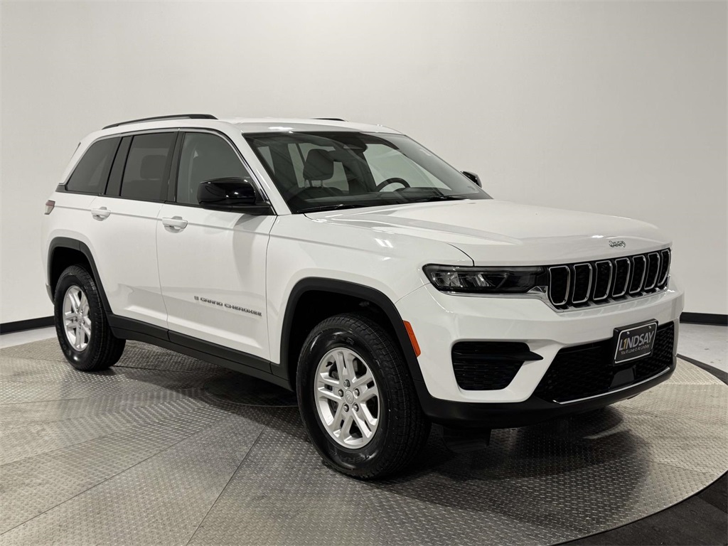 2023 Jeep Grand Cherokee Laredo 4WD