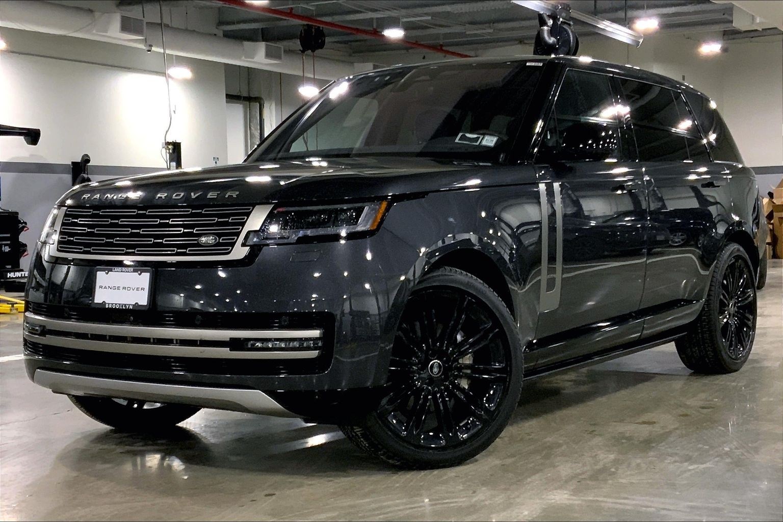 2023 Land Rover Range Rover P400 SE LWB AWD