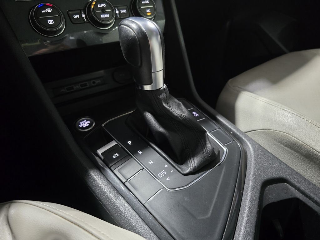 Thumbnail: 2018 Volkswagen Tiguan - 24