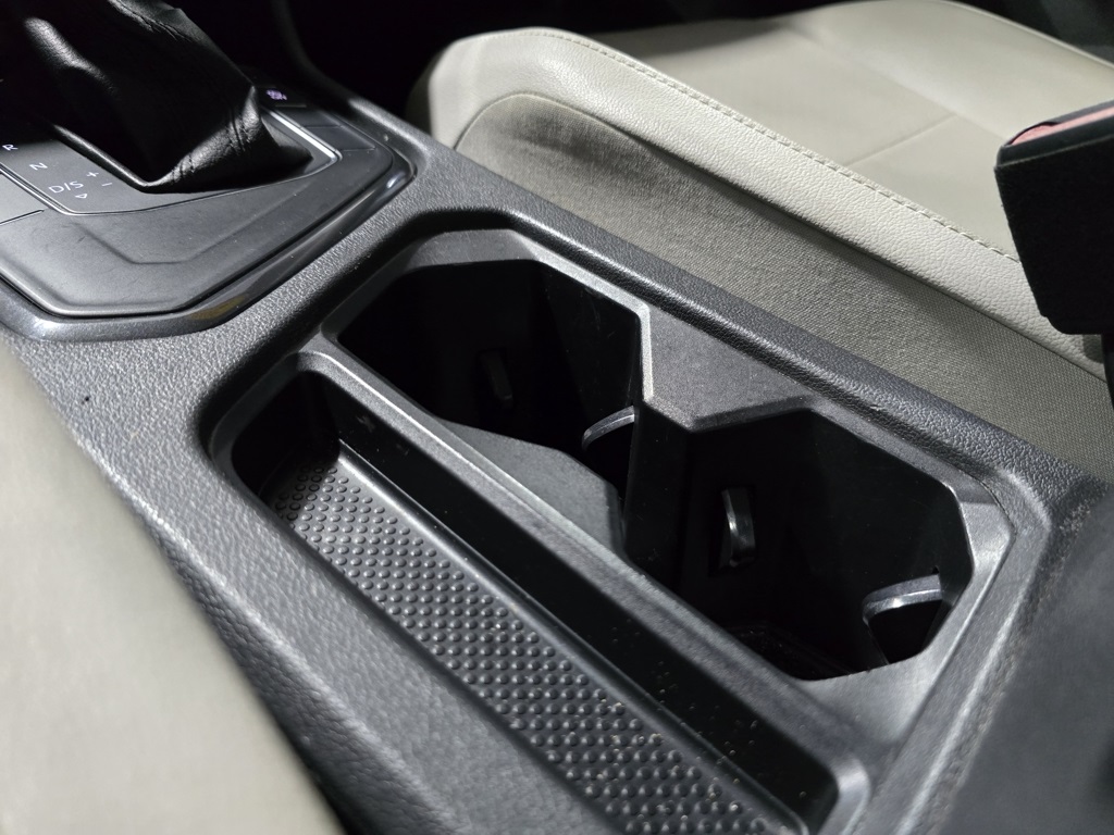 Thumbnail: 2018 Volkswagen Tiguan - 25