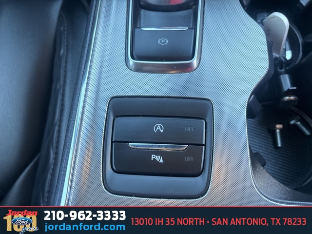Used Car 2023 Ford Edge  Titanium For Sale Under $30,000 In San Antonio, Texas