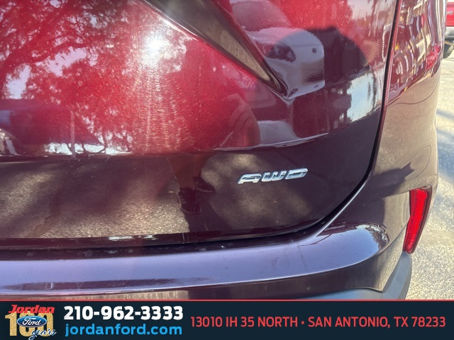 Used Car 2023 Ford Edge  Titanium For Sale Under $30,000 In San Antonio, Texas