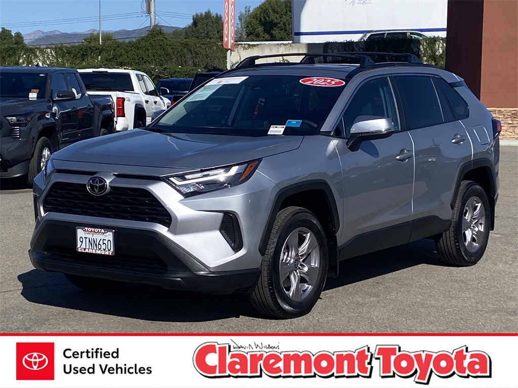 2025 Toyota RAV4 XLE FWD