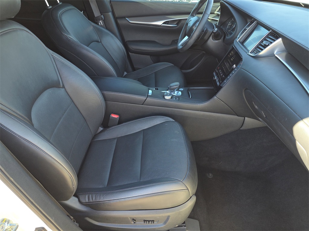 2022 INFINITI QX50 LUXE White at Gullo Toyota