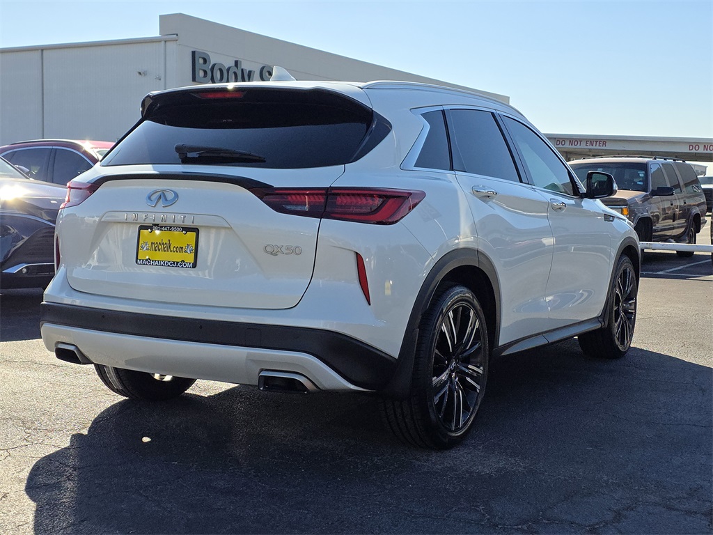 2022 INFINITI QX50 LUXE White at Gullo Toyota