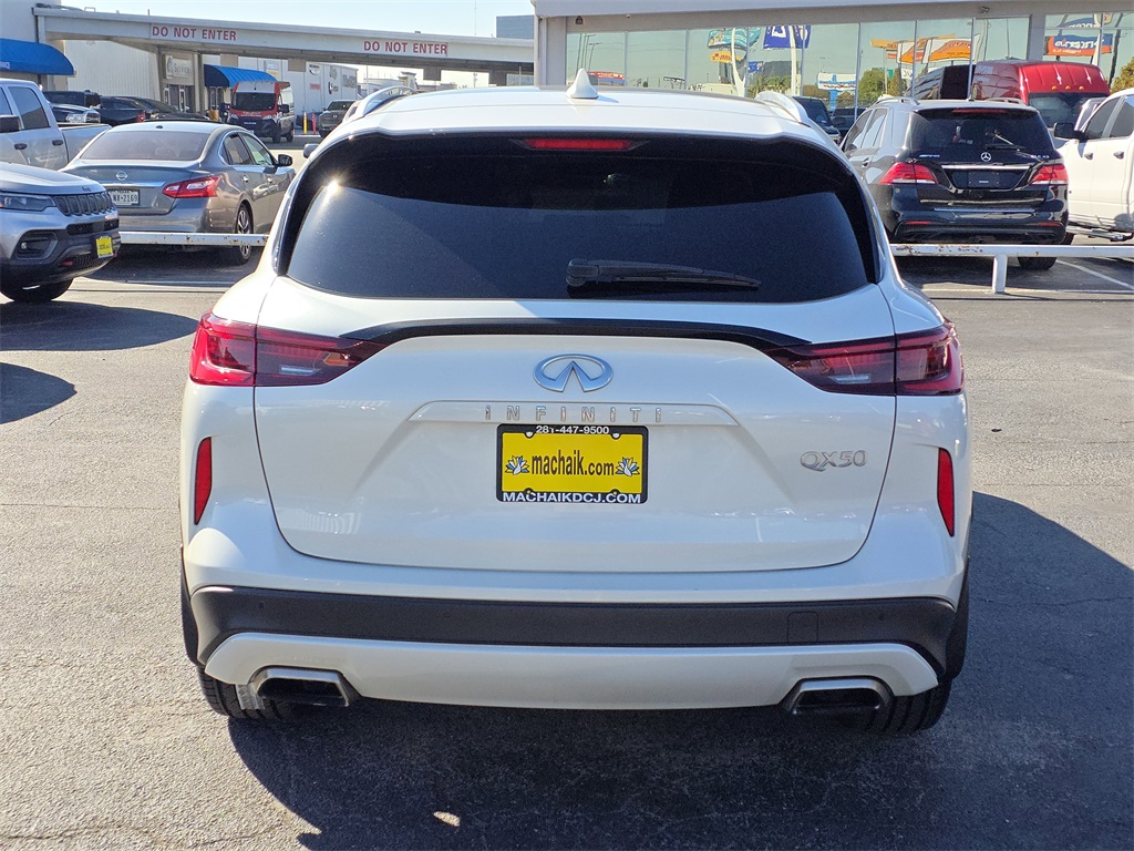 2022 INFINITI QX50 LUXE White at Gullo Toyota