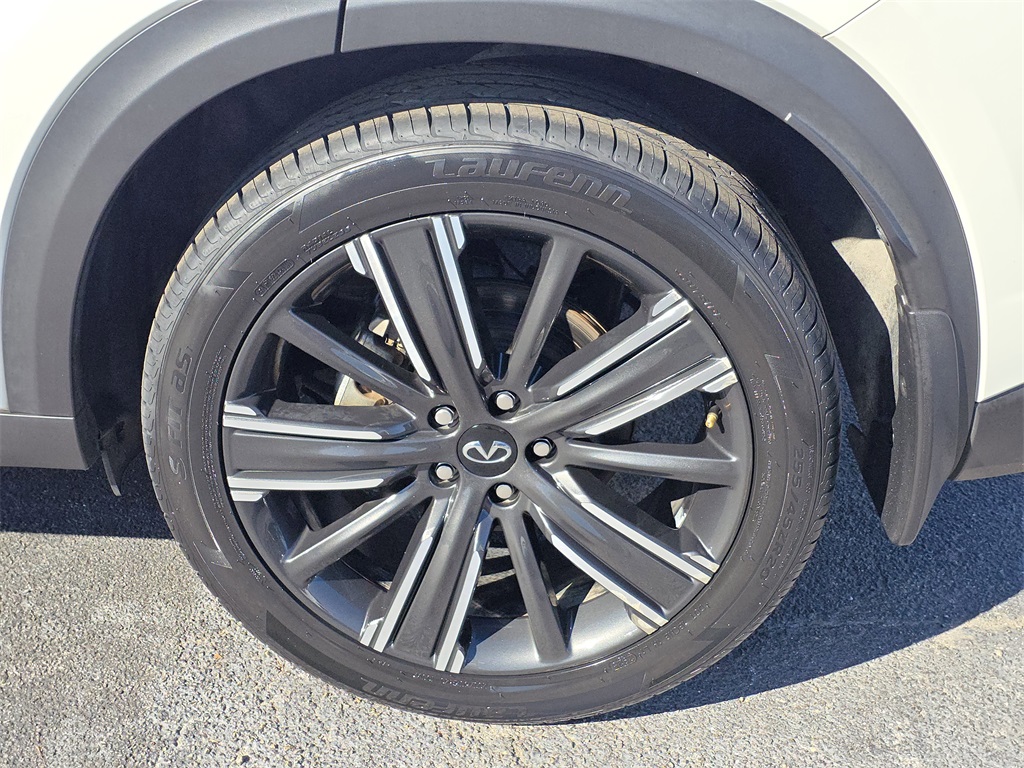 2022 INFINITI QX50 LUXE White at Gullo Toyota