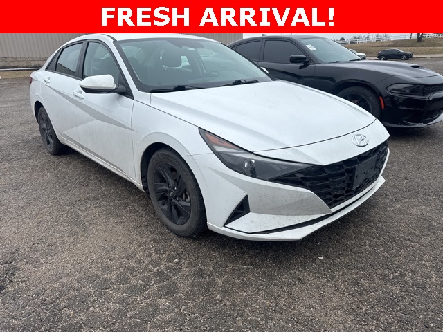 2023 Hyundai Elantra SEL FWD
