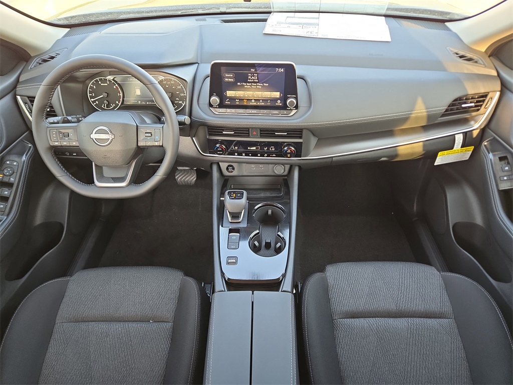 2026 Nissan Rogue SV - 4