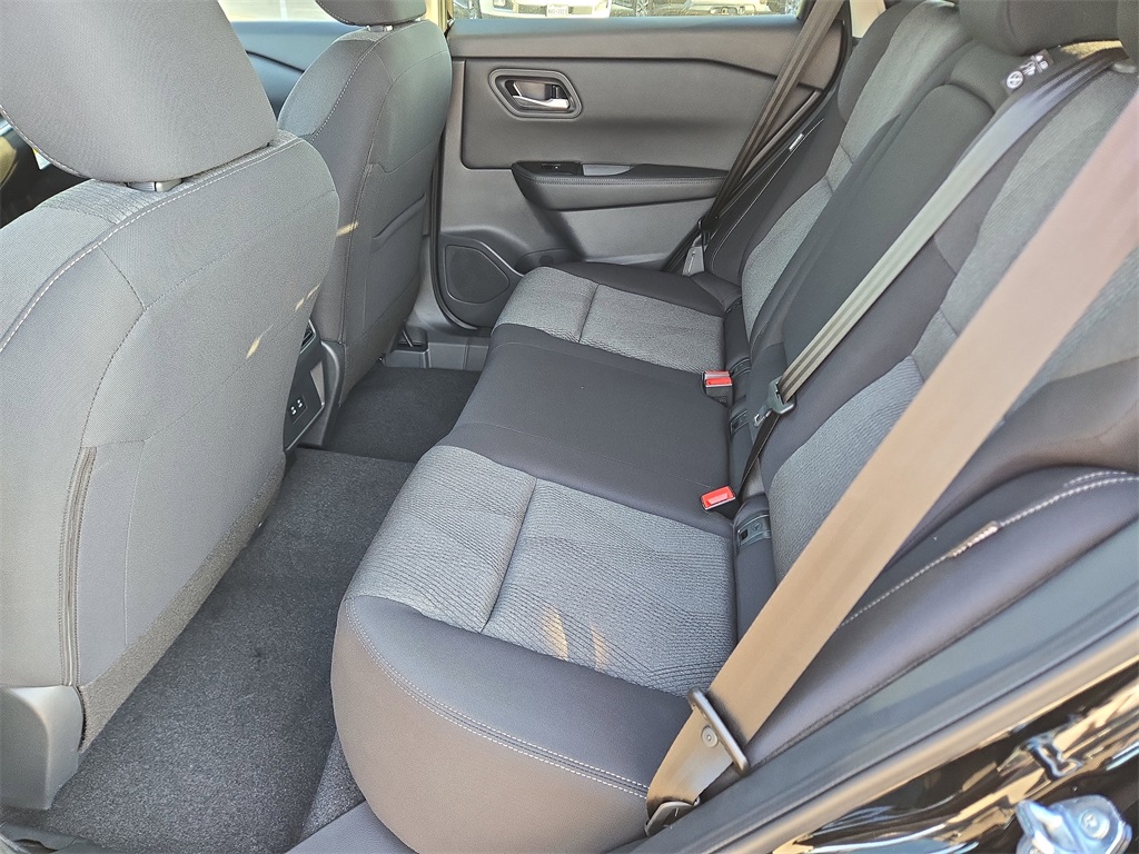 2026 Nissan Rogue SV - 7