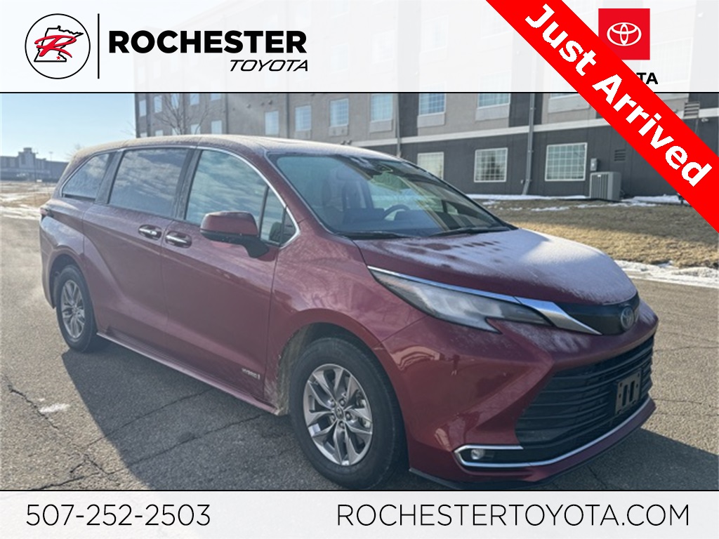 2021 Toyota Sienna XLE 7-Passenger AWD