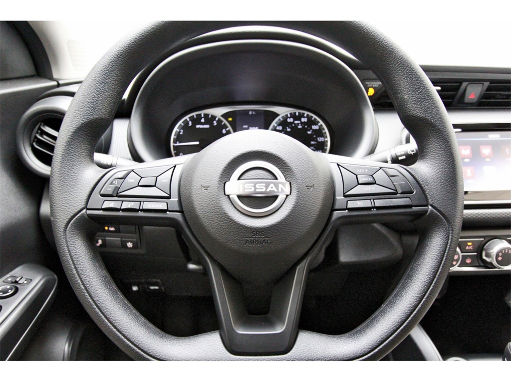 2025 Nissan Kicks Play S - 10