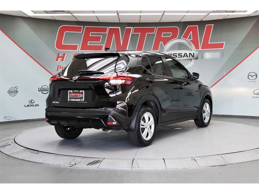 2025 Nissan Kicks Play S - 4