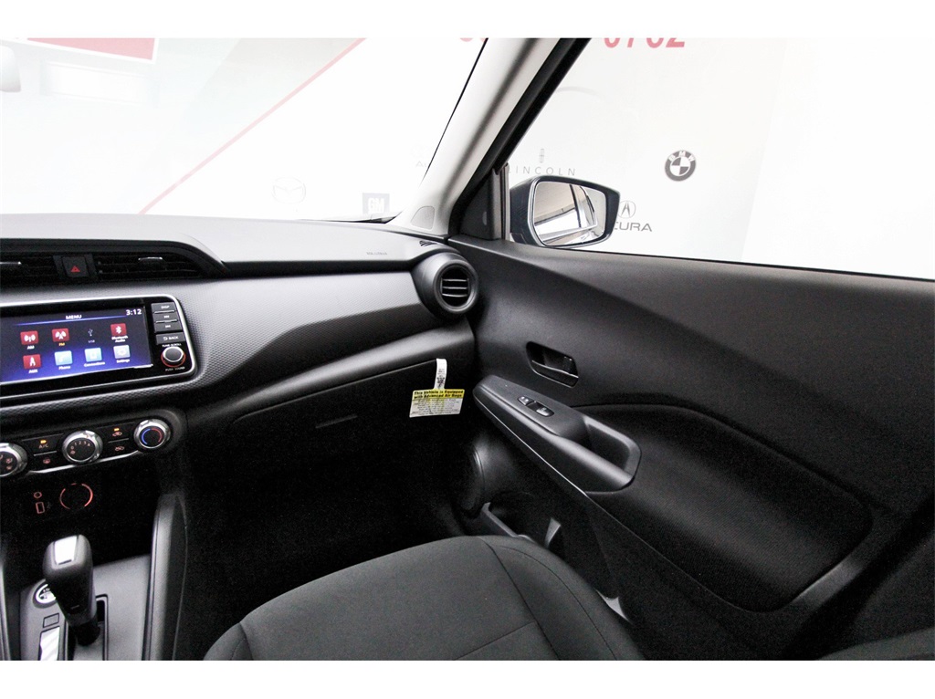 2025 Nissan Kicks Play S - 7