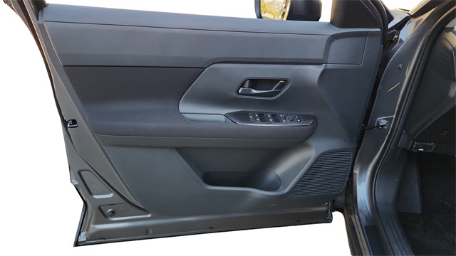 2026 Nissan Kicks - Image 21